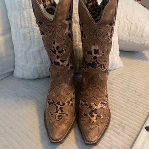 Women’s Laredo boots! Great condition!!